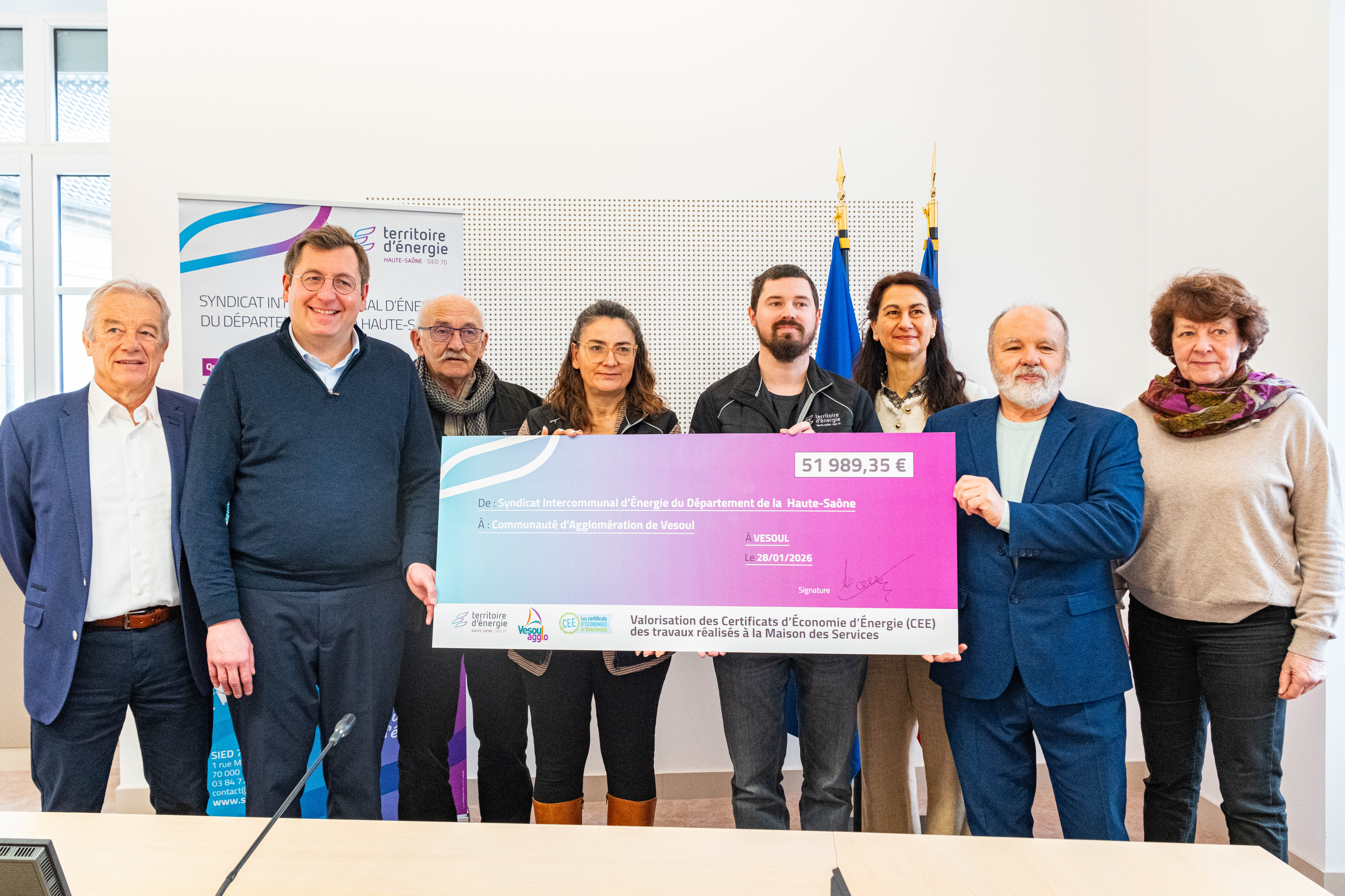 Remise officielle d'un chèque CEE